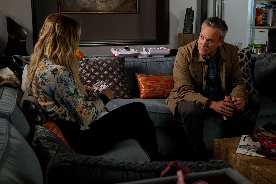 Ed Kerr as Pastor Ted Wilson in a scene from Pretty Little Liars